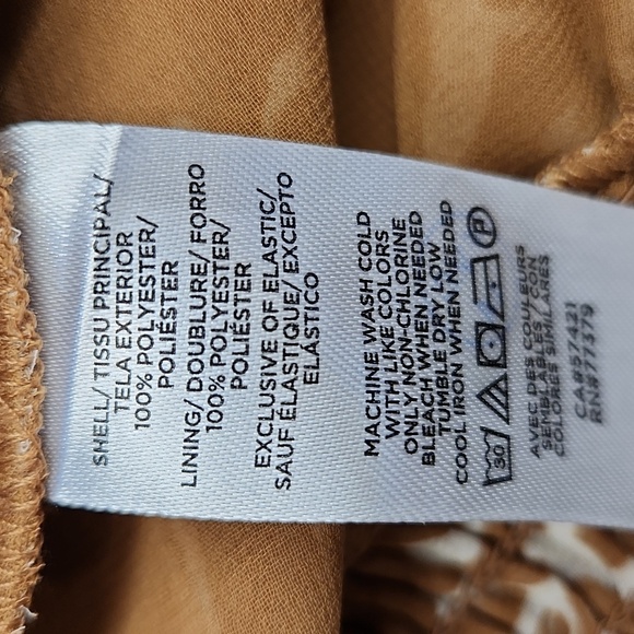 Ann Taylor Factory Caramel and White Print Top. Ruffle, Sleeveless, V Neck, Med - Picture 4 of 6